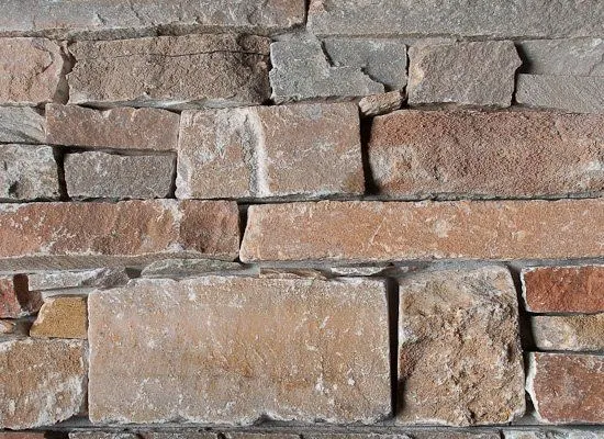 Q 025 Quartzite Yellow do betonu — štípaný obklad Wallstone, Litrade Liberec